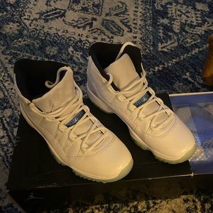 2014 Jordan 11 legend blues size 12